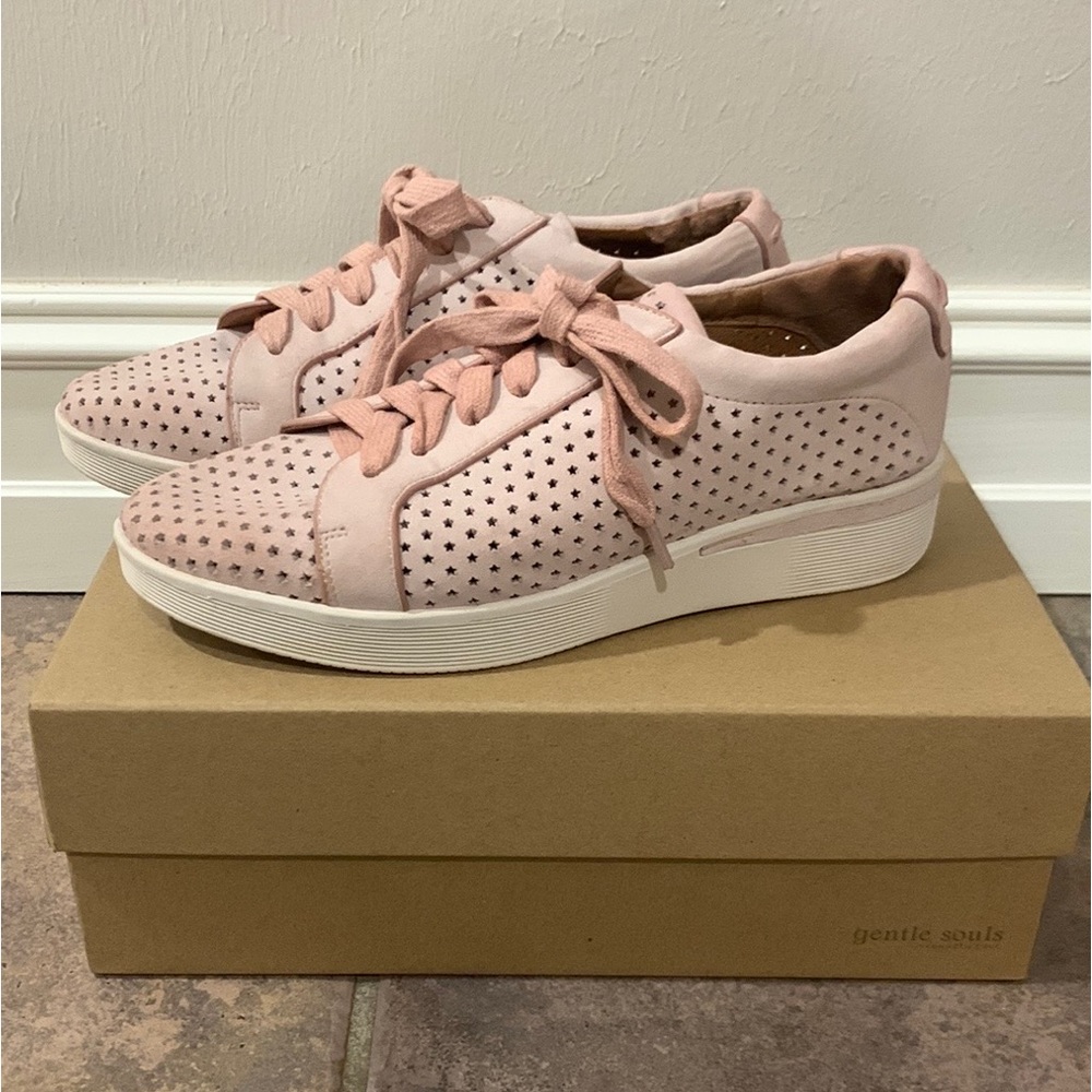 Gentle Soul Peony Sneaker
